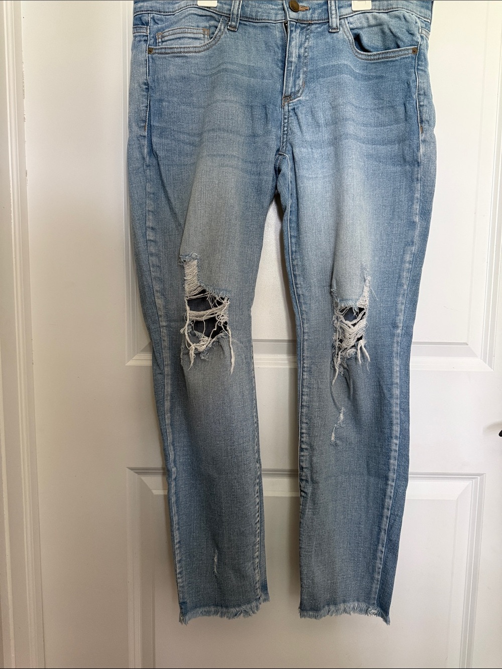 Women's Light Blue Distressed Skinny Jeans